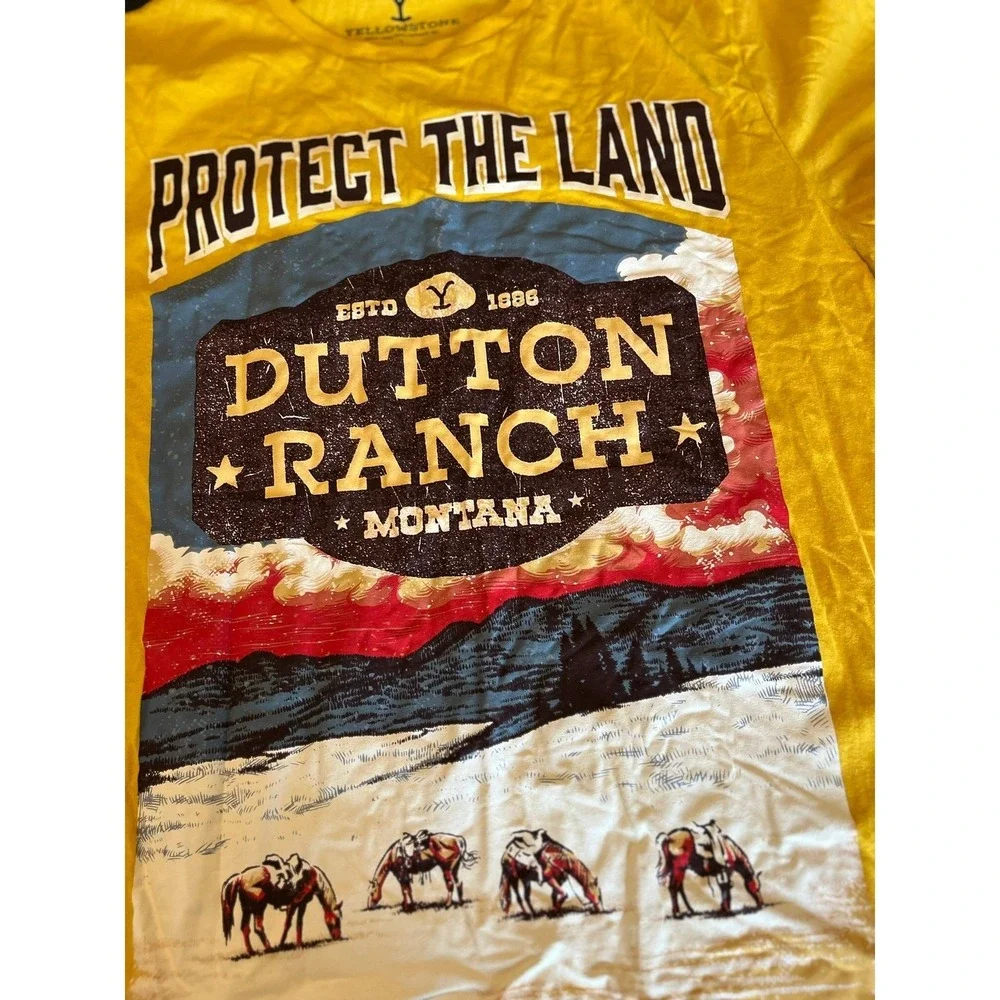 Yellowstone Dutton Ranch Montana Protect The Land‎ Graphic T-Shirt